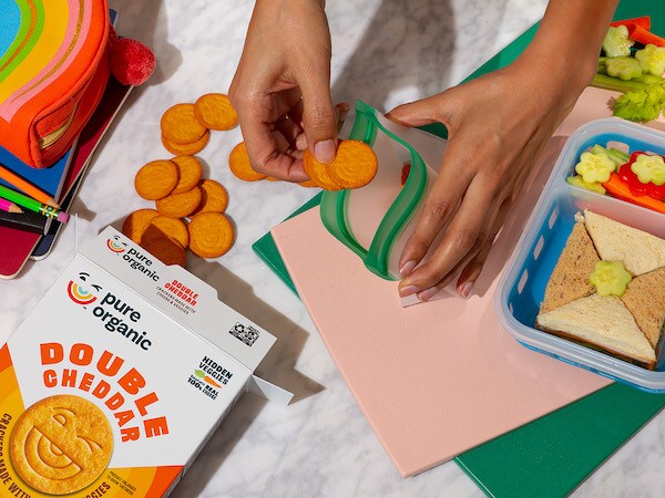 Picnic with. pure organic crackers